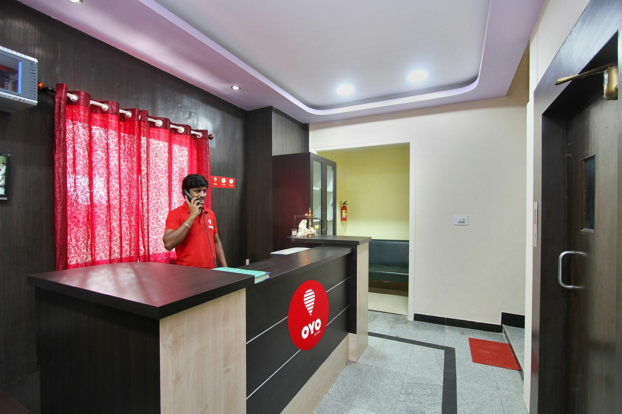 Oyo 9060 Sri Sai Guest Inn Bangalore Exterior photo